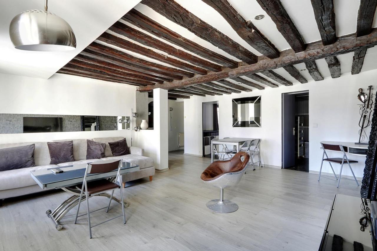 Pick A Flat'S Apartments In Le Marais - Rue Saint Merri Париж Екстер'єр фото