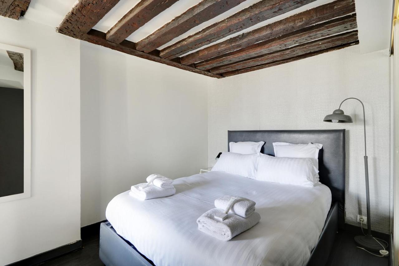 Pick A Flat'S Apartments In Le Marais - Rue Saint Merri Париж Екстер'єр фото